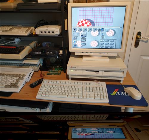 Amiga 500 special case and PS2 keyboard package